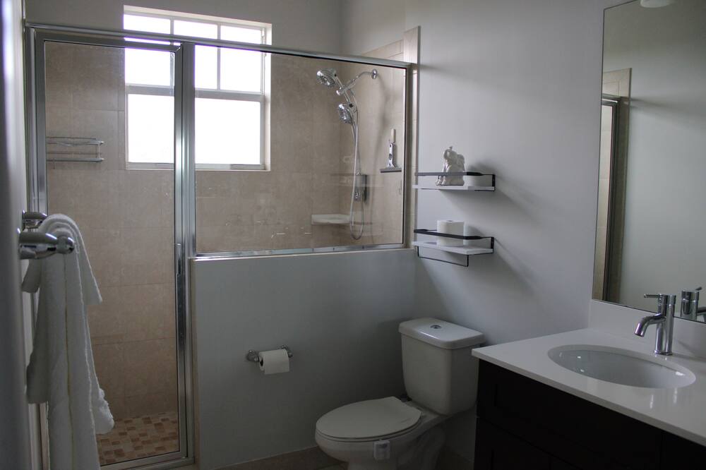 Photo of Bathroom in Tamarac