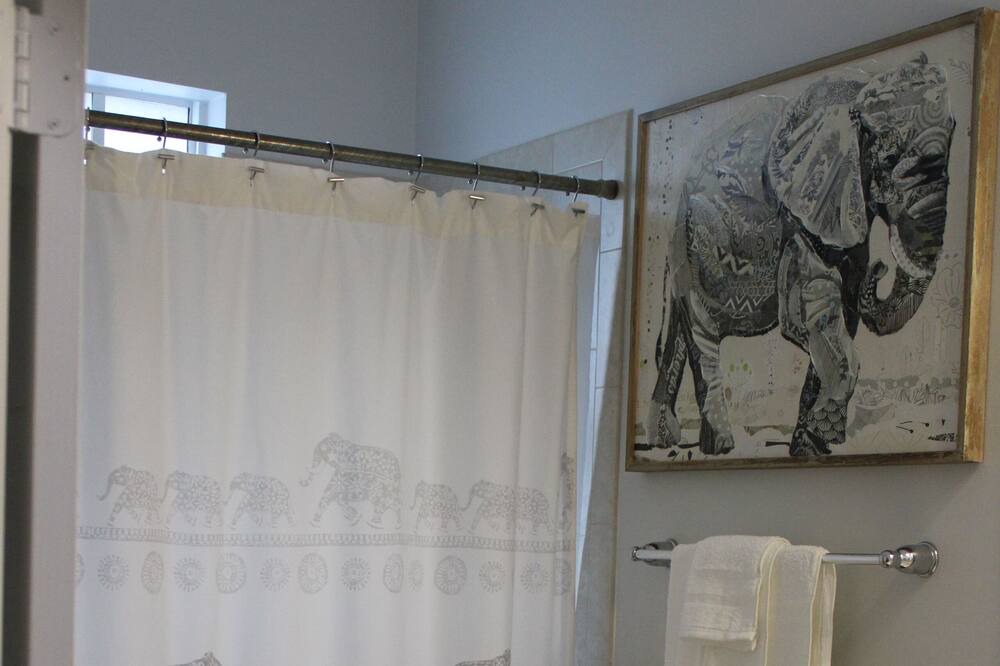 Photo of Bathroom in Tamarac