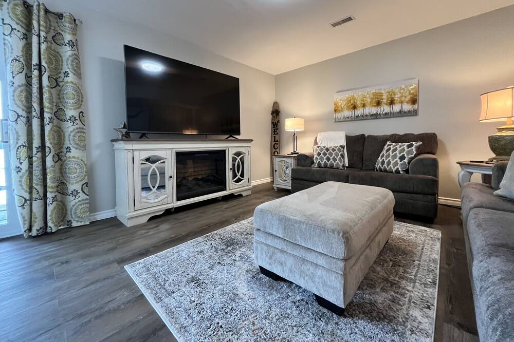Photo of Livingroom in Markstay