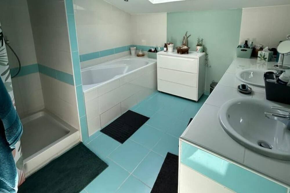 Photo of Bathroom in Cestas