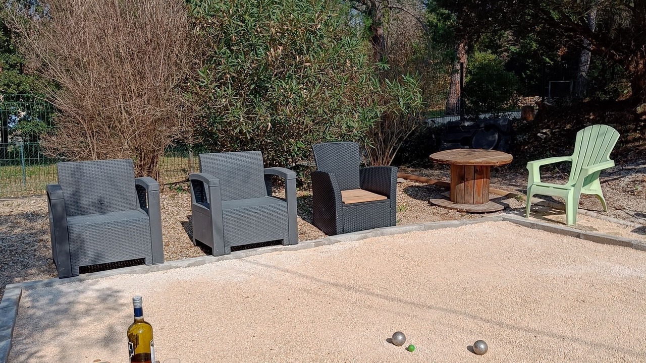 Photo of Patio Balcony in Saint-Andre-d'Olerargues