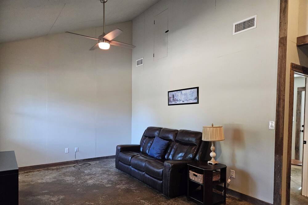 Photo of Livingroom in Tyler