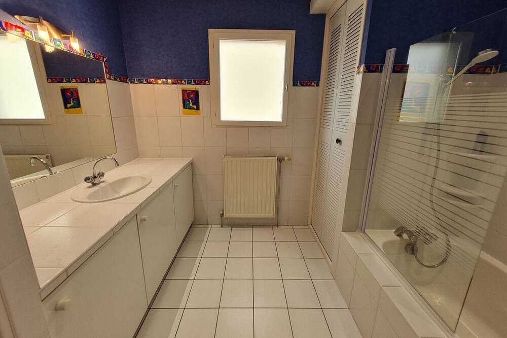 Photo of Bathroom in Lupcourt