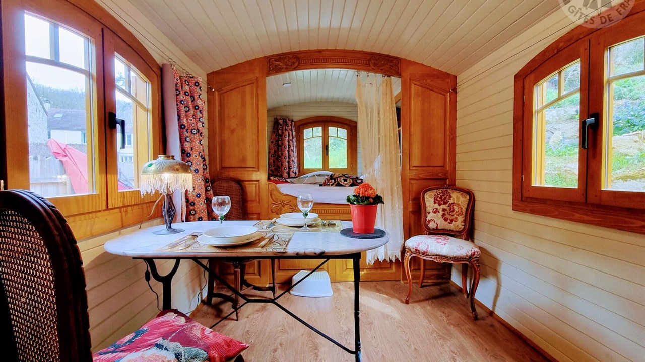 Photo of Others in Vaureal