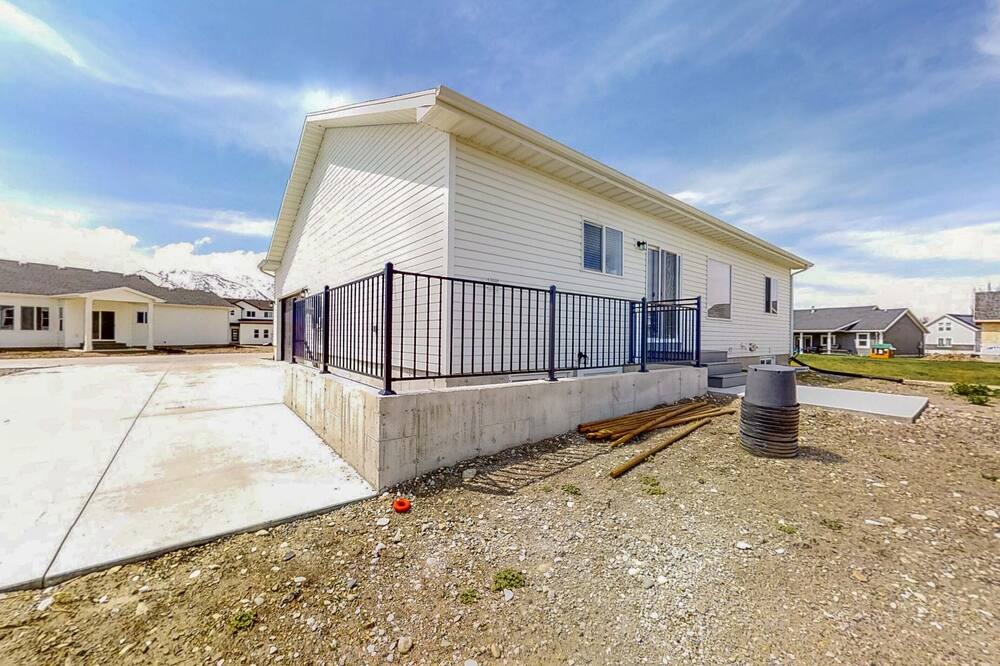 Photo of Others in Hyrum