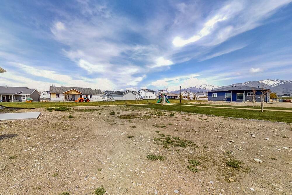 Photo of Others in Hyrum