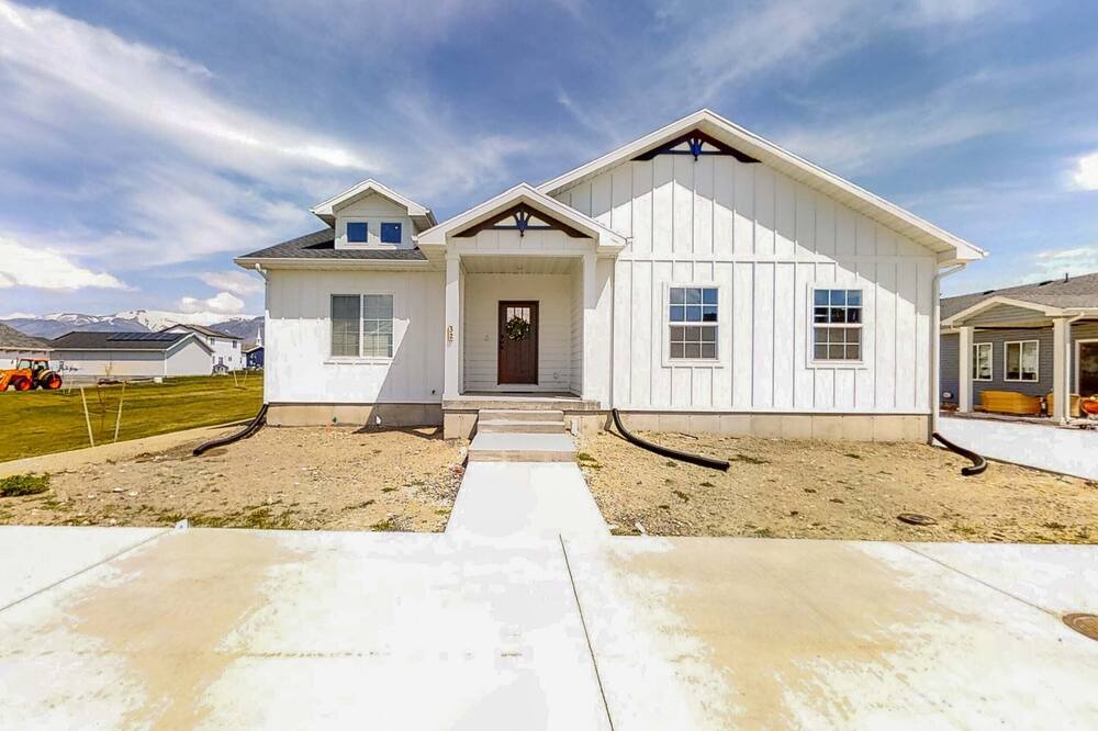 Photo of Others in Hyrum