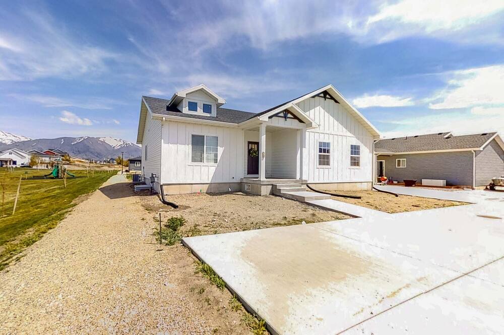 Photo of Others in Hyrum