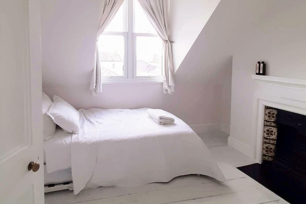 Photo of Bedroom in Clevedon