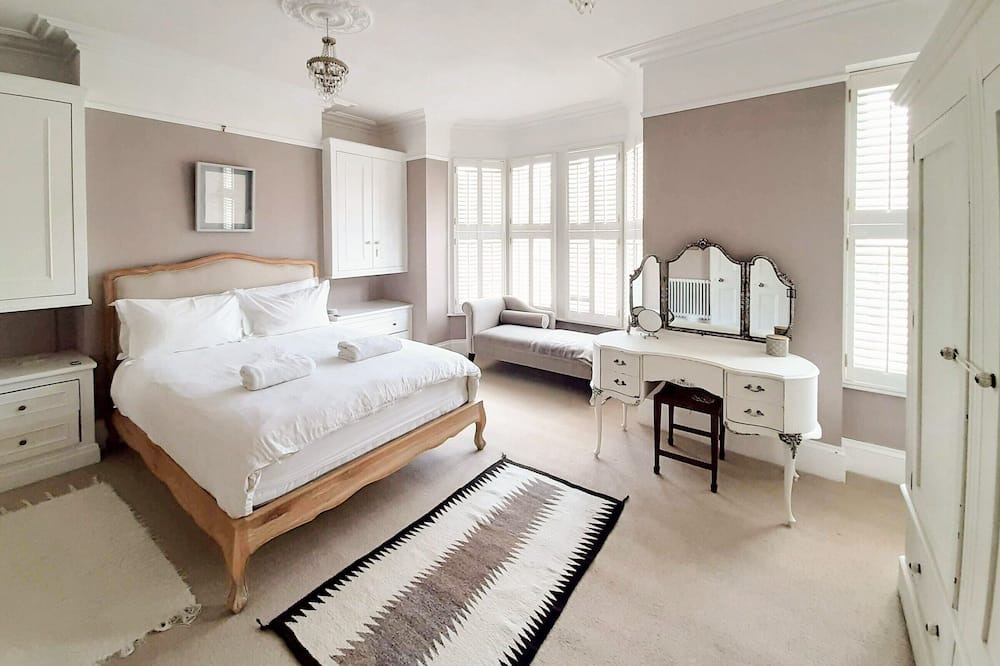 Photo of Bedroom in Clevedon