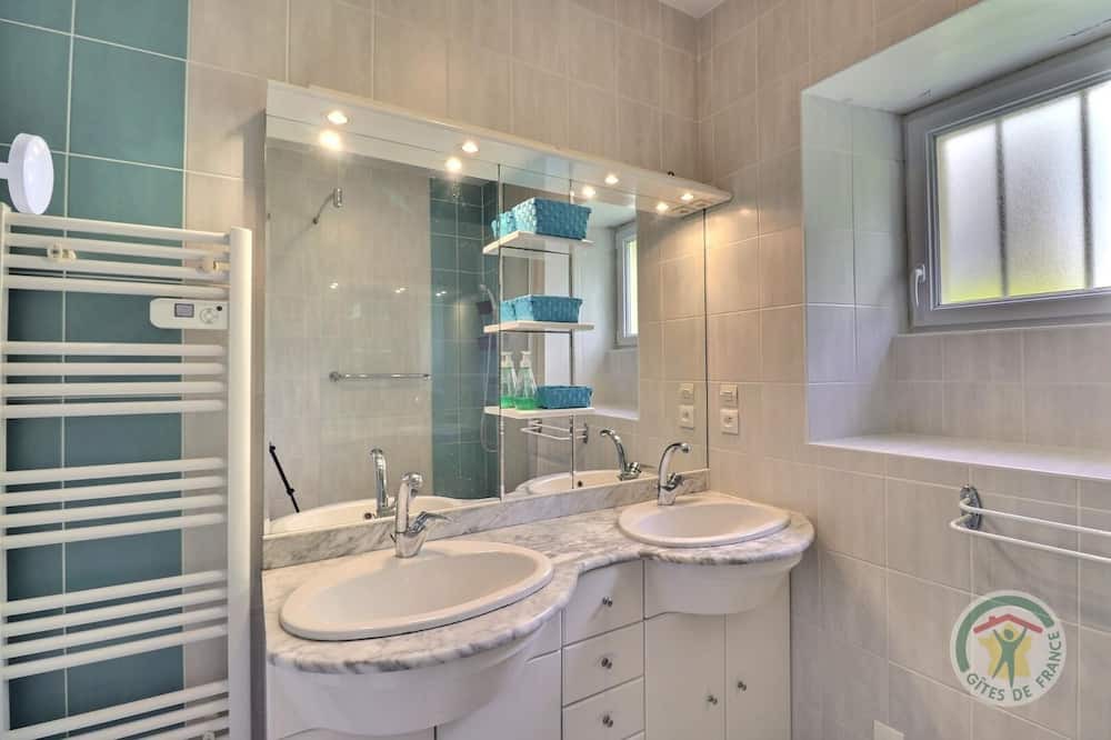 Photo of Bathroom in Hede