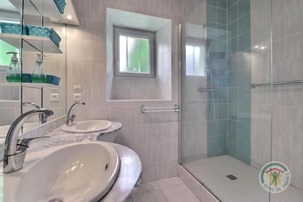 Photo of Bathroom in Hede