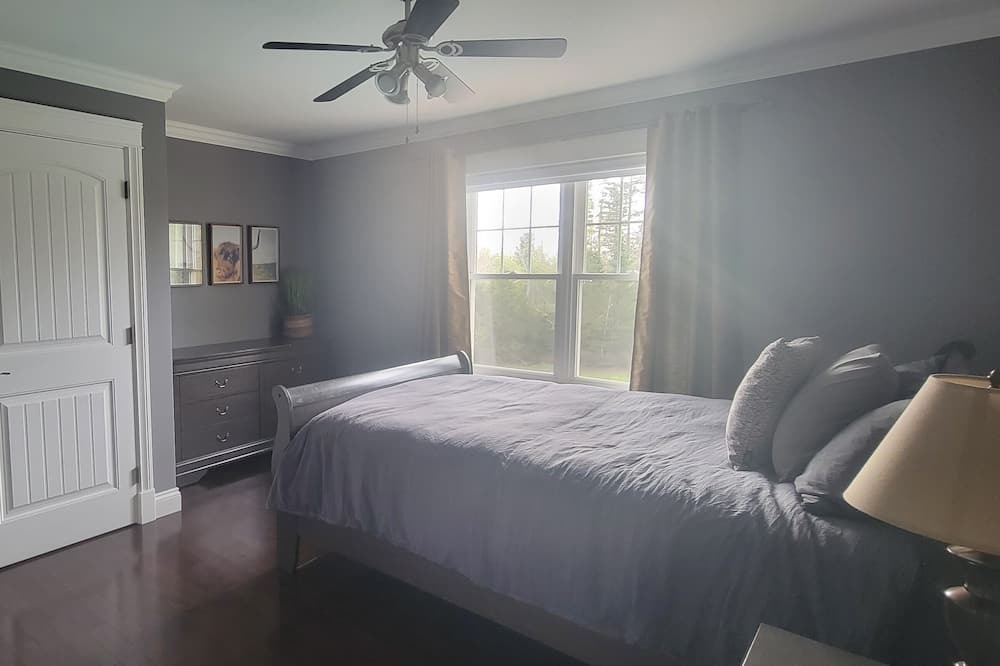 Photo of Bedroom in Montague