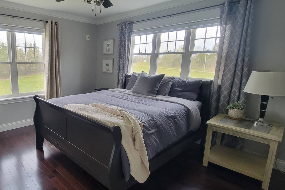 Photo of Bedroom in Montague