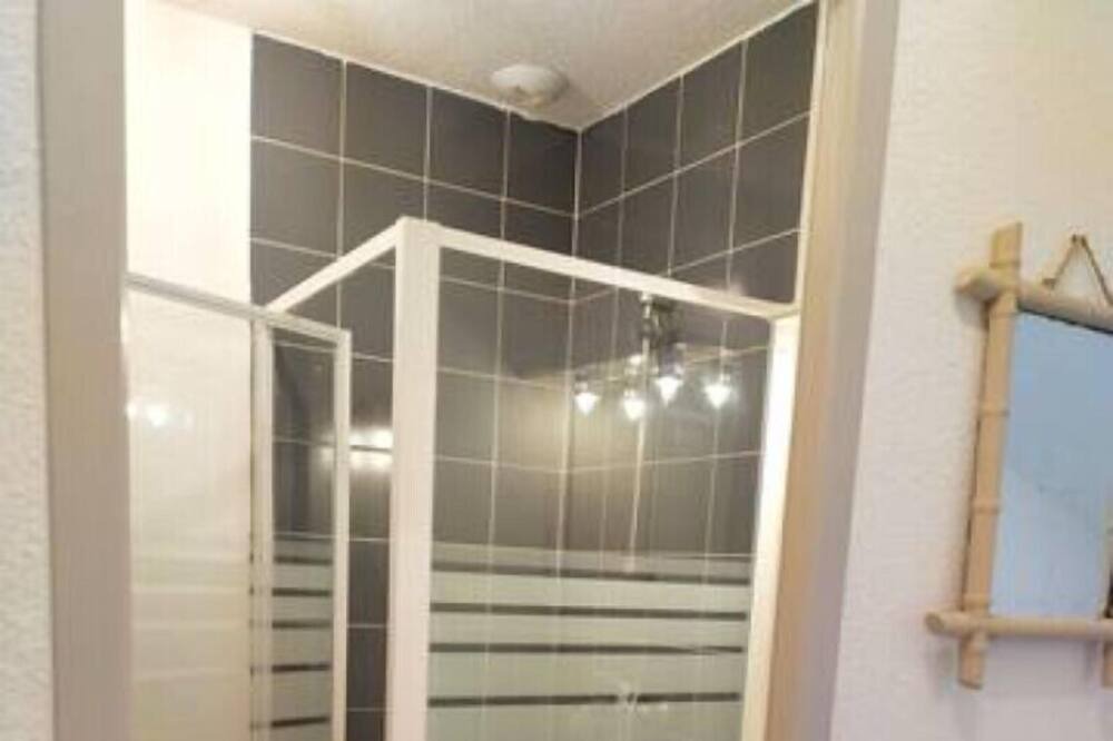 Photo of Bathroom in Chateaurenard