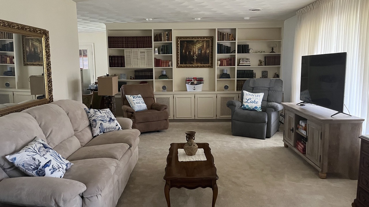 Photo of Livingroom in Auburn