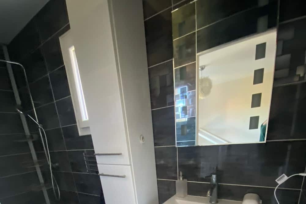 Photo of Bathroom in Saint-Genies-de-Fontedit