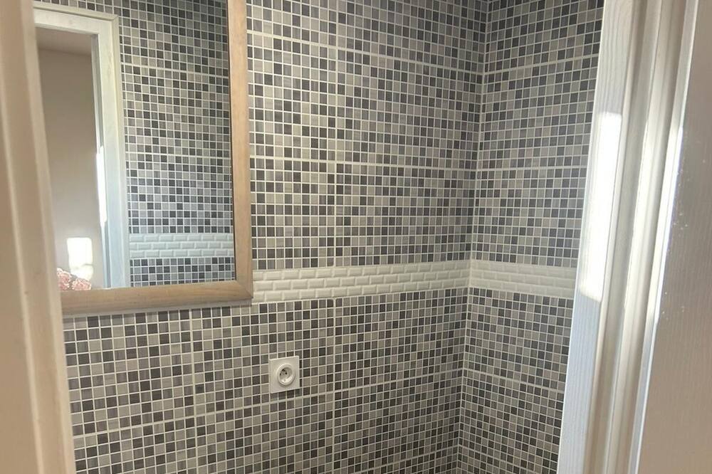Photo of Bathroom in Bordeaux-Saint-Clair