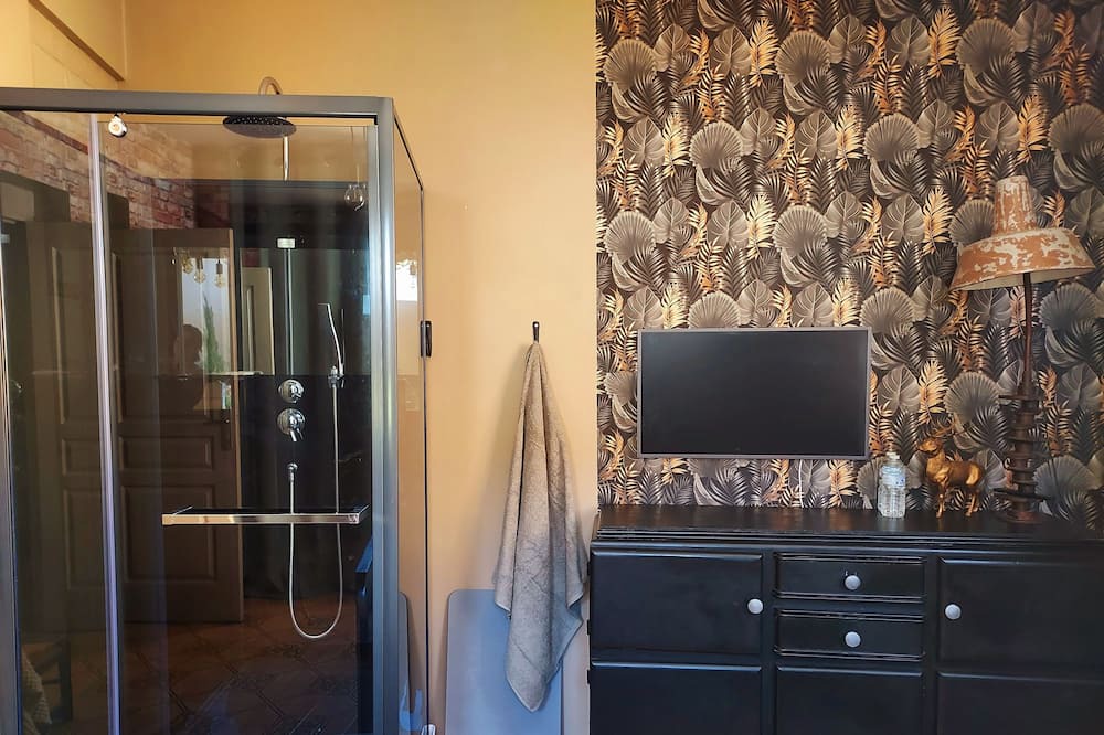 Photo of Bathroom in Saint-Sauveur-en-Puisaye