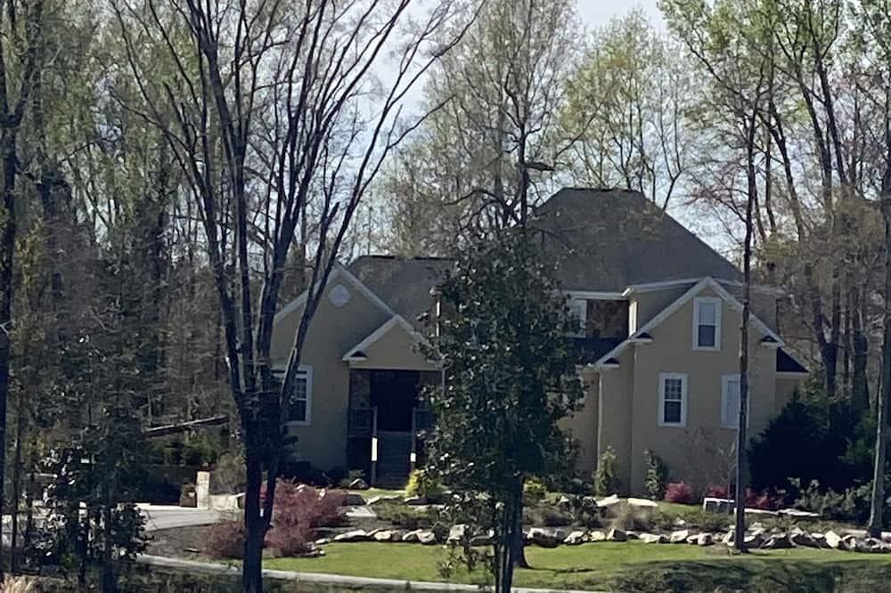 Photo of Others in Edgefield