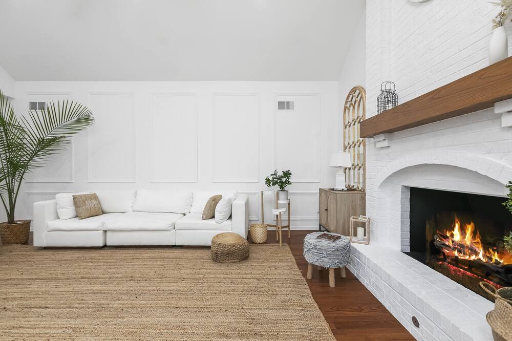 Photo of Livingroom in Glen Ellyn