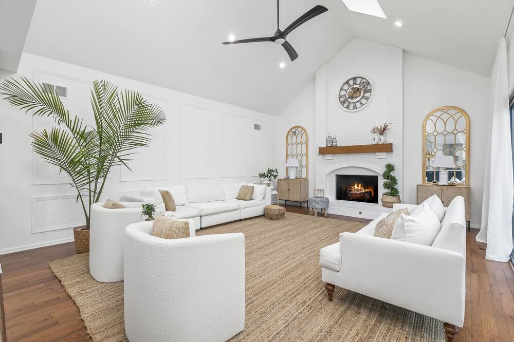 Photo of Livingroom in Glen Ellyn