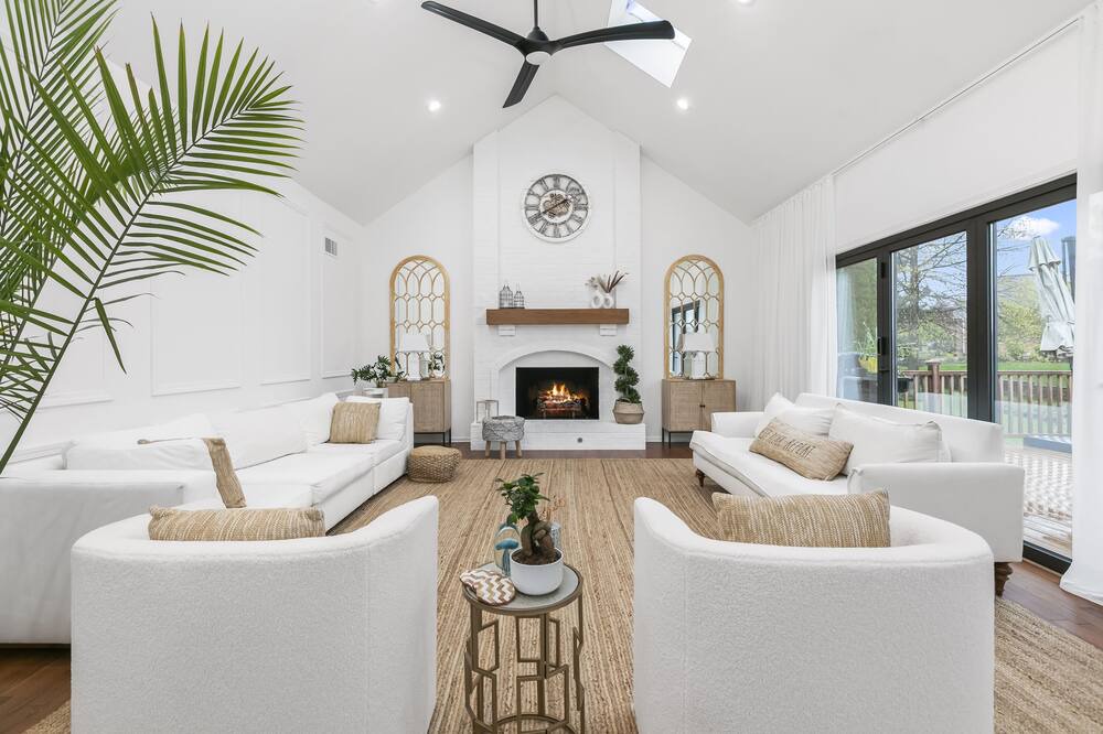Photo of Livingroom in Glen Ellyn