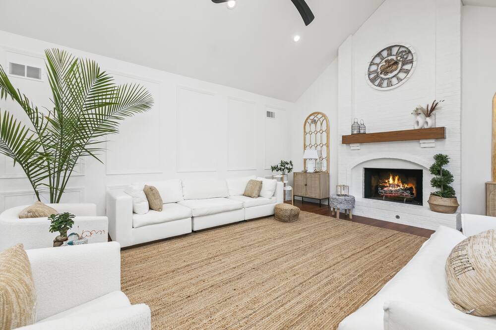 Photo of Livingroom in Glen Ellyn