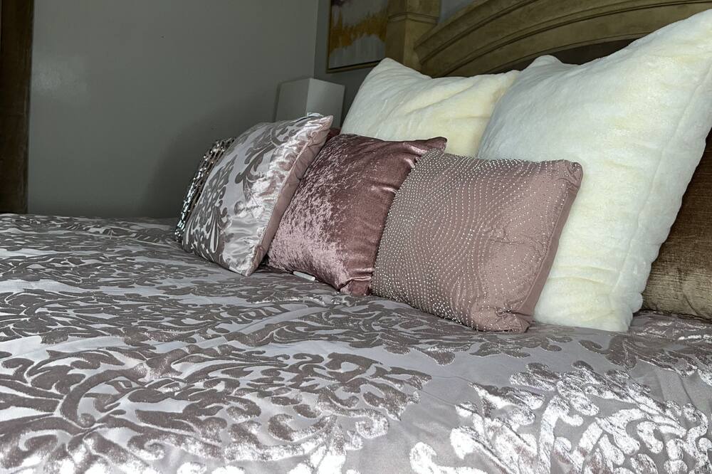 Photo of Bedroom in Glenn Heights