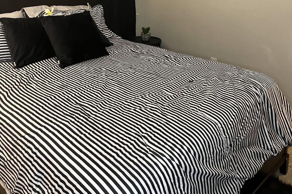 Photo of Bedroom in Glenn Heights