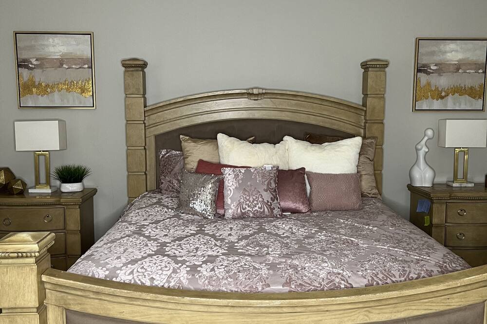 Photo of Bedroom in Glenn Heights