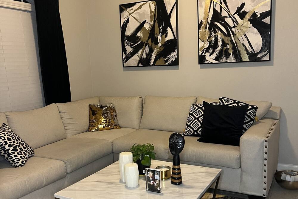 Photo of Livingroom in Glenn Heights
