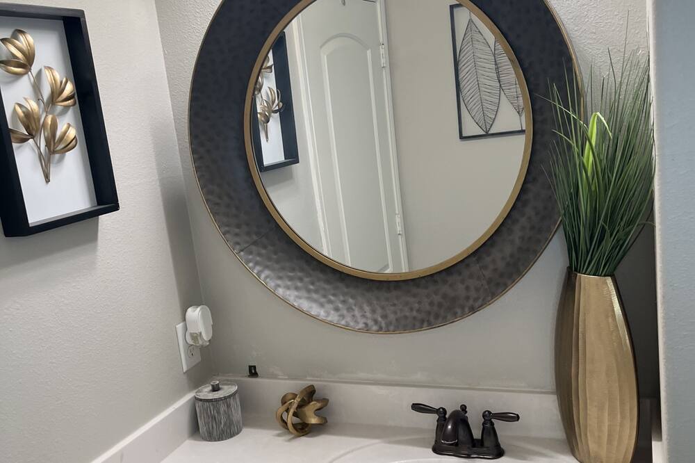 Photo of Bathroom in Glenn Heights