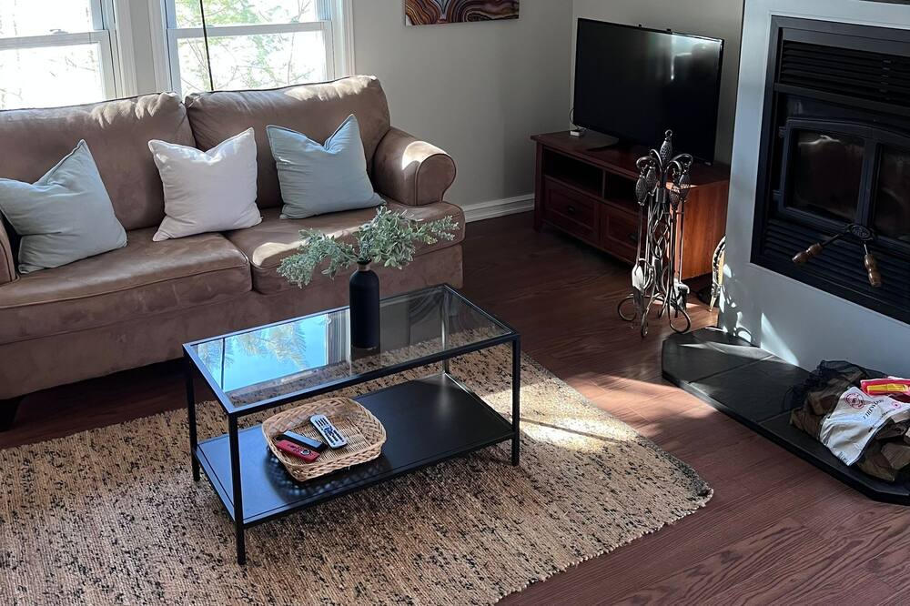 Photo of Livingroom in Val-des-Monts