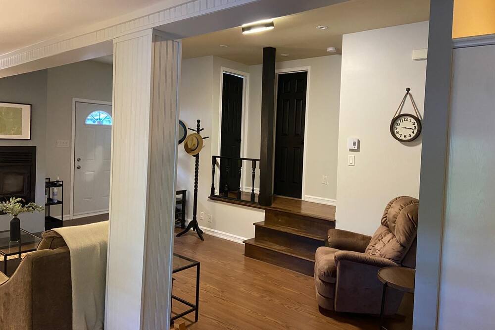 Photo of Livingroom in Val-des-Monts