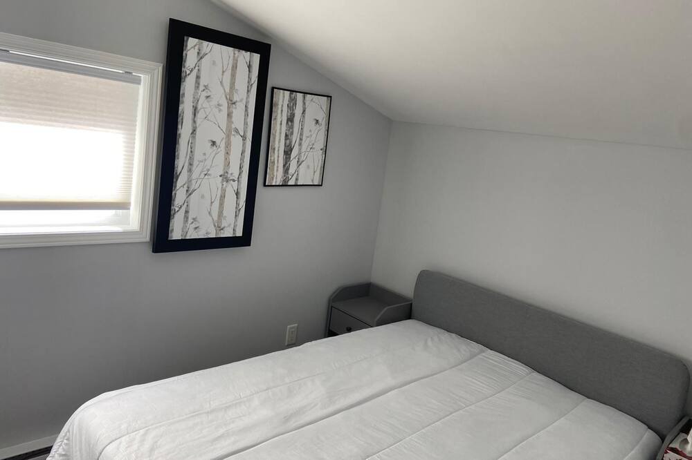 Photo of Bedroom in Val-des-Monts