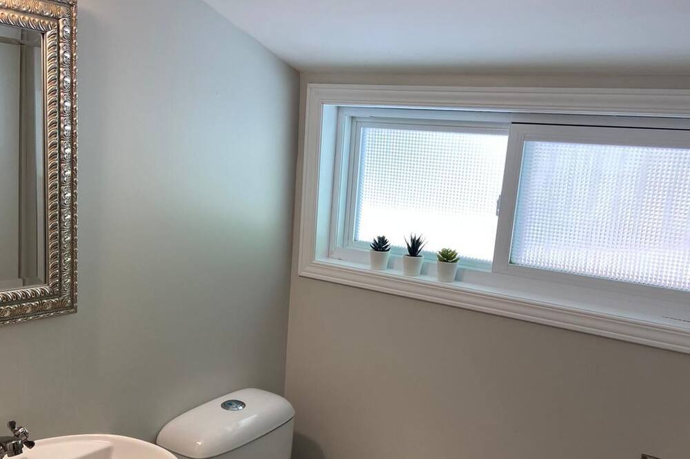 Photo of Bathroom in Val-des-Monts