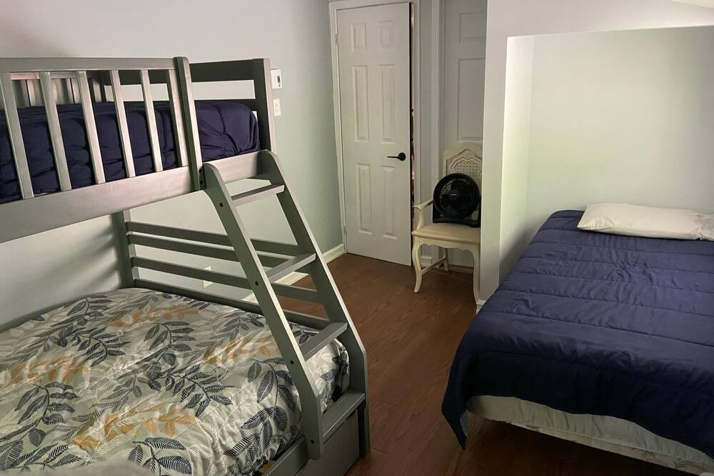 Photo of Bedroom in Val-des-Monts