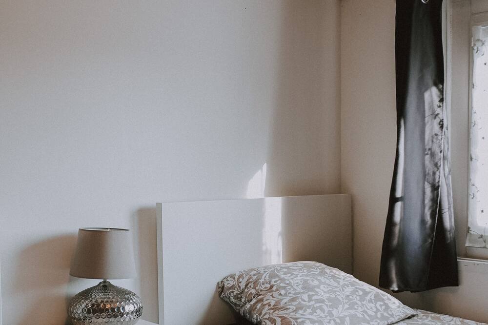 Photo of Bedroom in Bordeaux-Saint-Clair