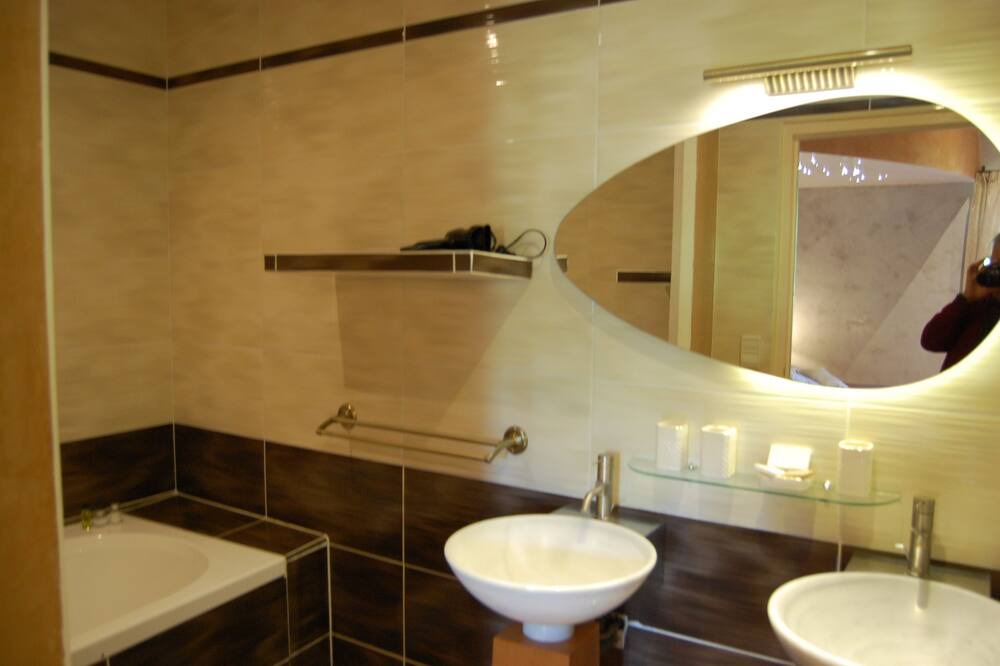 Photo of Bathroom in Mouret