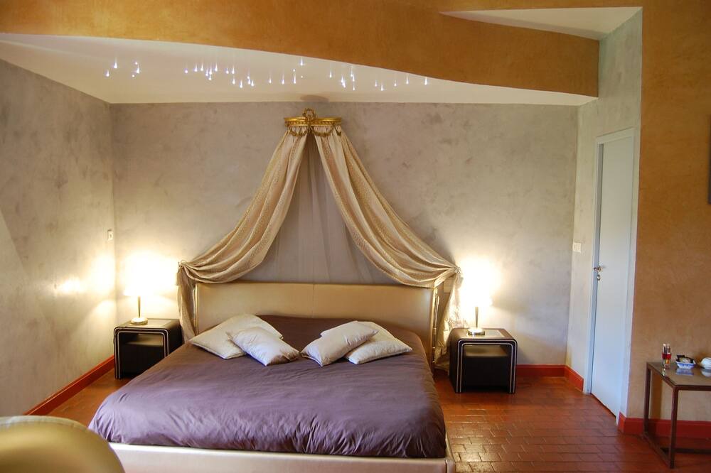 Photo of Bedroom in Mouret