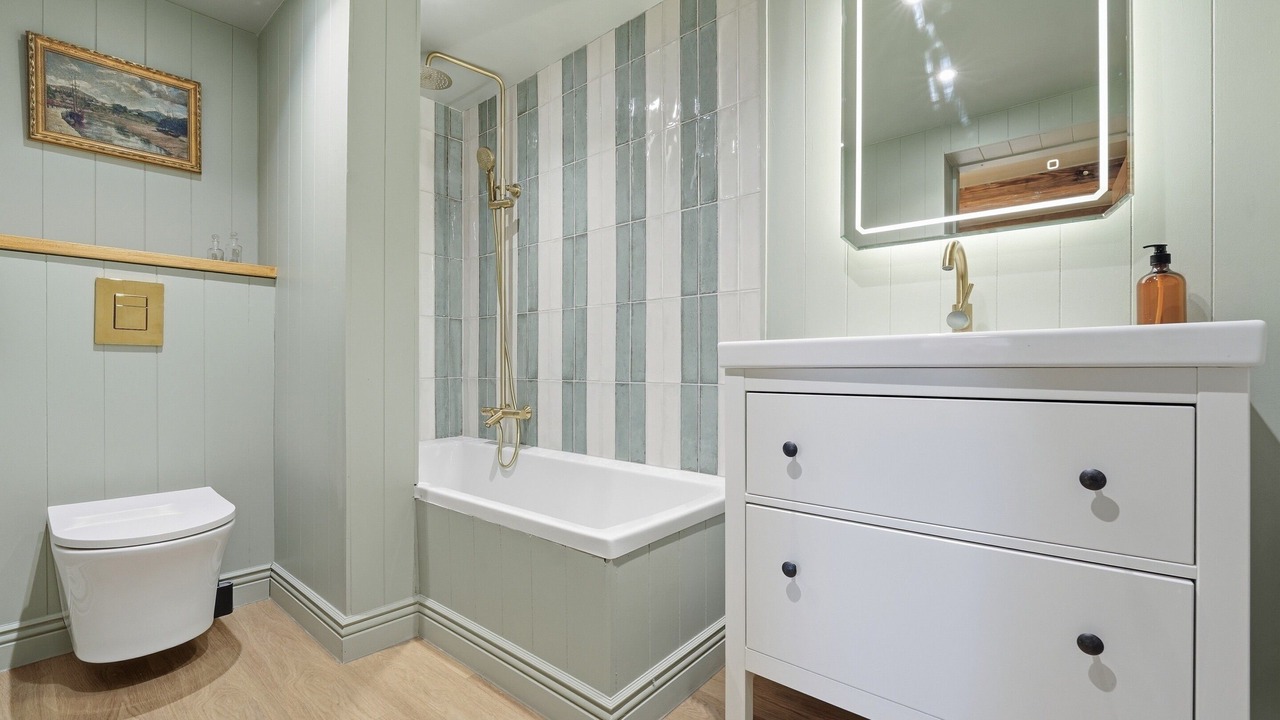 Photo of Bathroom in Cheshire West and Chester