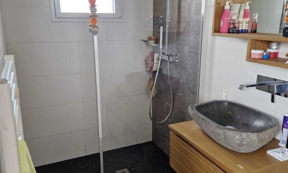 Photo of Others in Caro