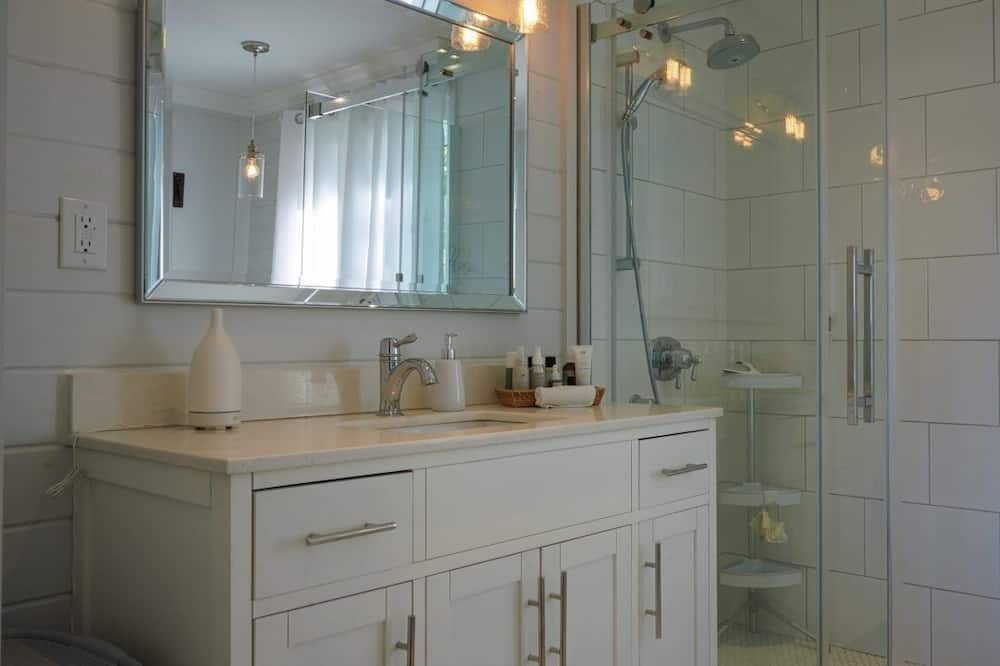 Photo of Bathroom in Georgian Bay