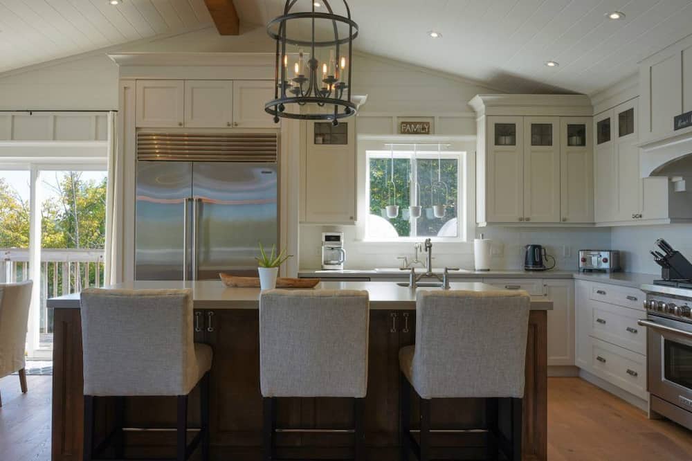 Photo of Kitchen in Georgian Bay