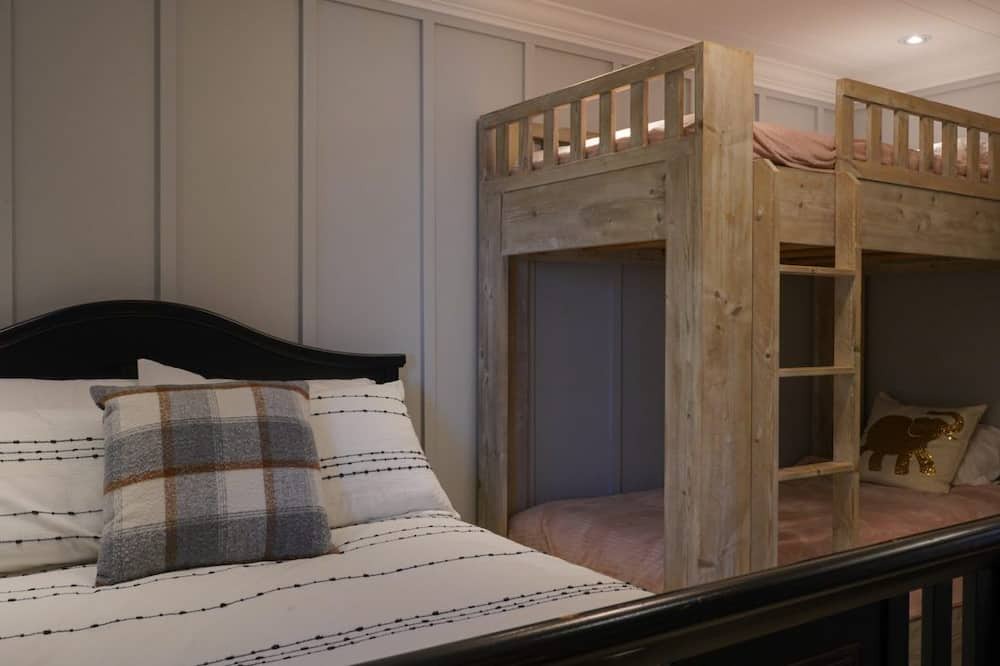 Photo of Bedroom in Georgian Bay