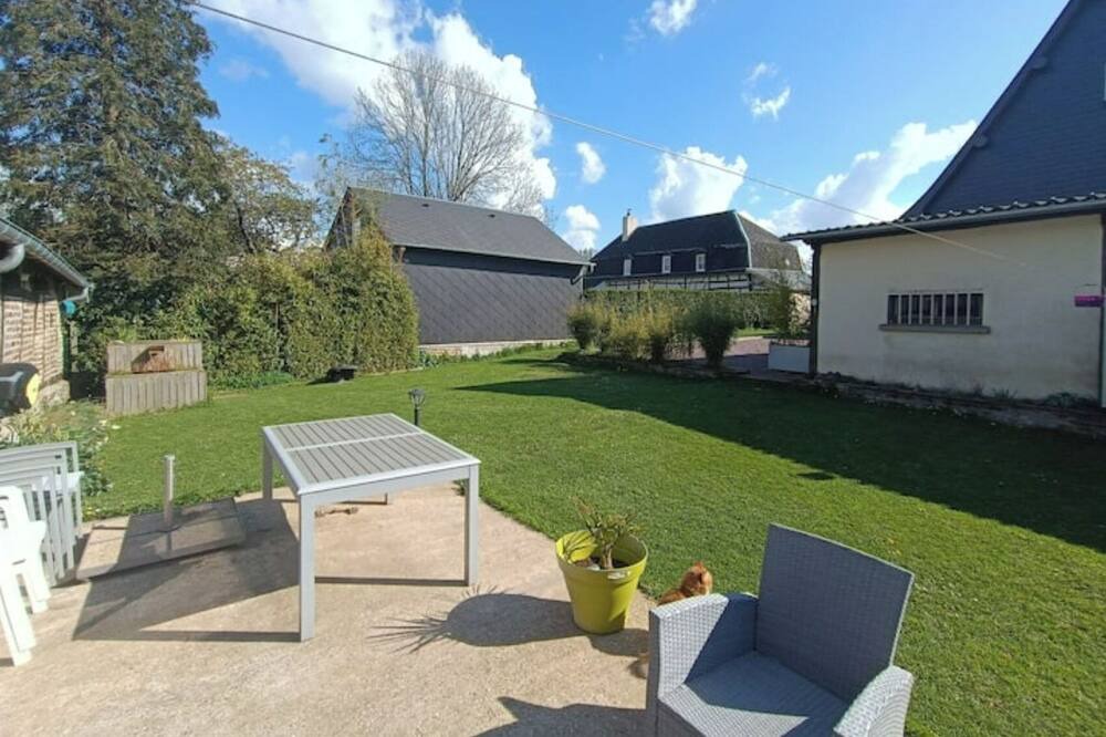 Photo of Outdoor in Beauvoir-en-Lyons