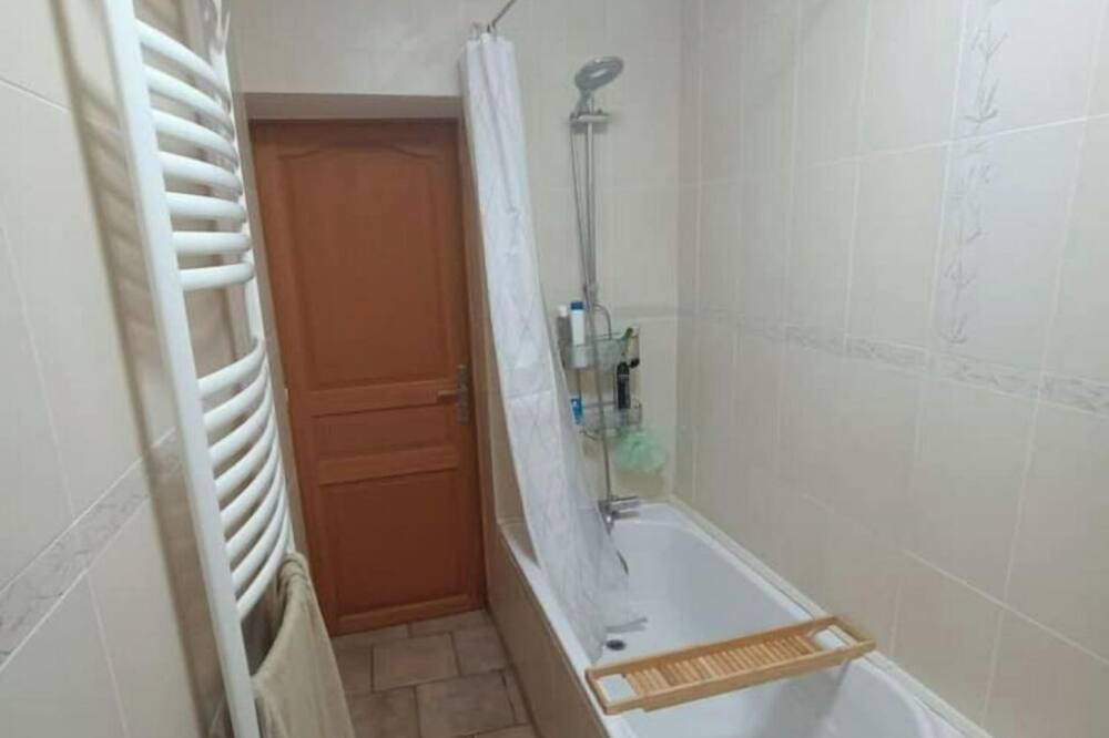 Photo of Bathroom in Beauvoir-en-Lyons