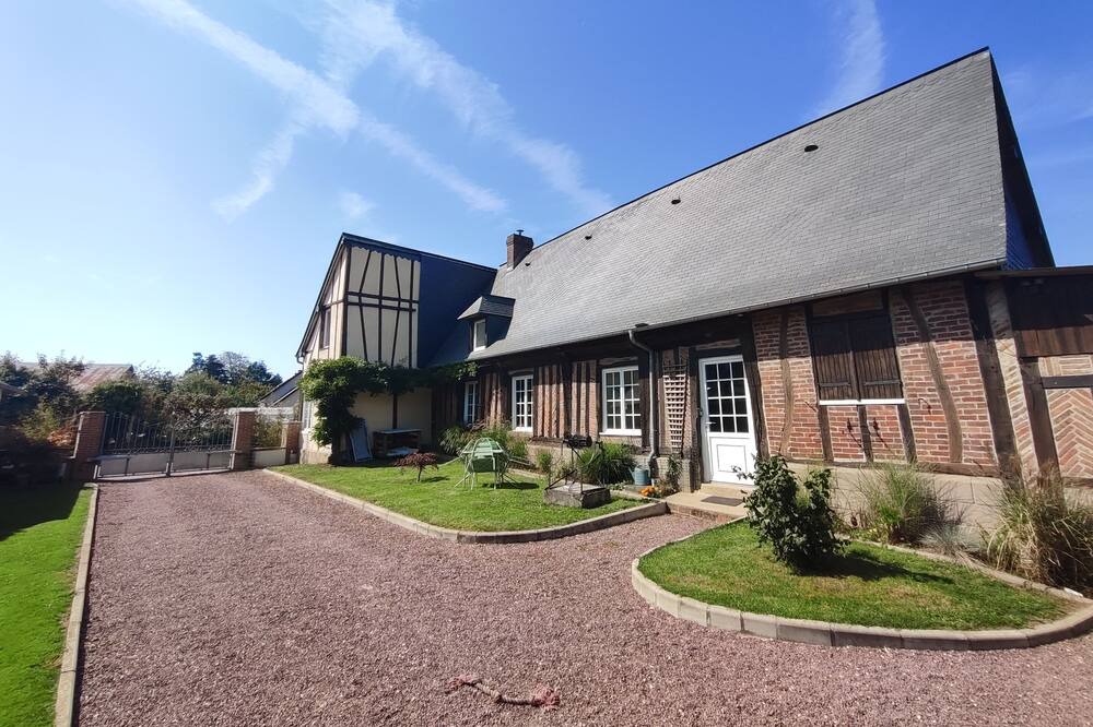 Photo of Outdoor in Beauvoir-en-Lyons