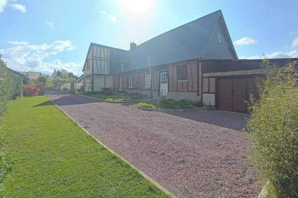 Photo of Outdoor in Beauvoir-en-Lyons